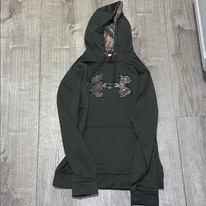 Green camo under armor sweatshirt